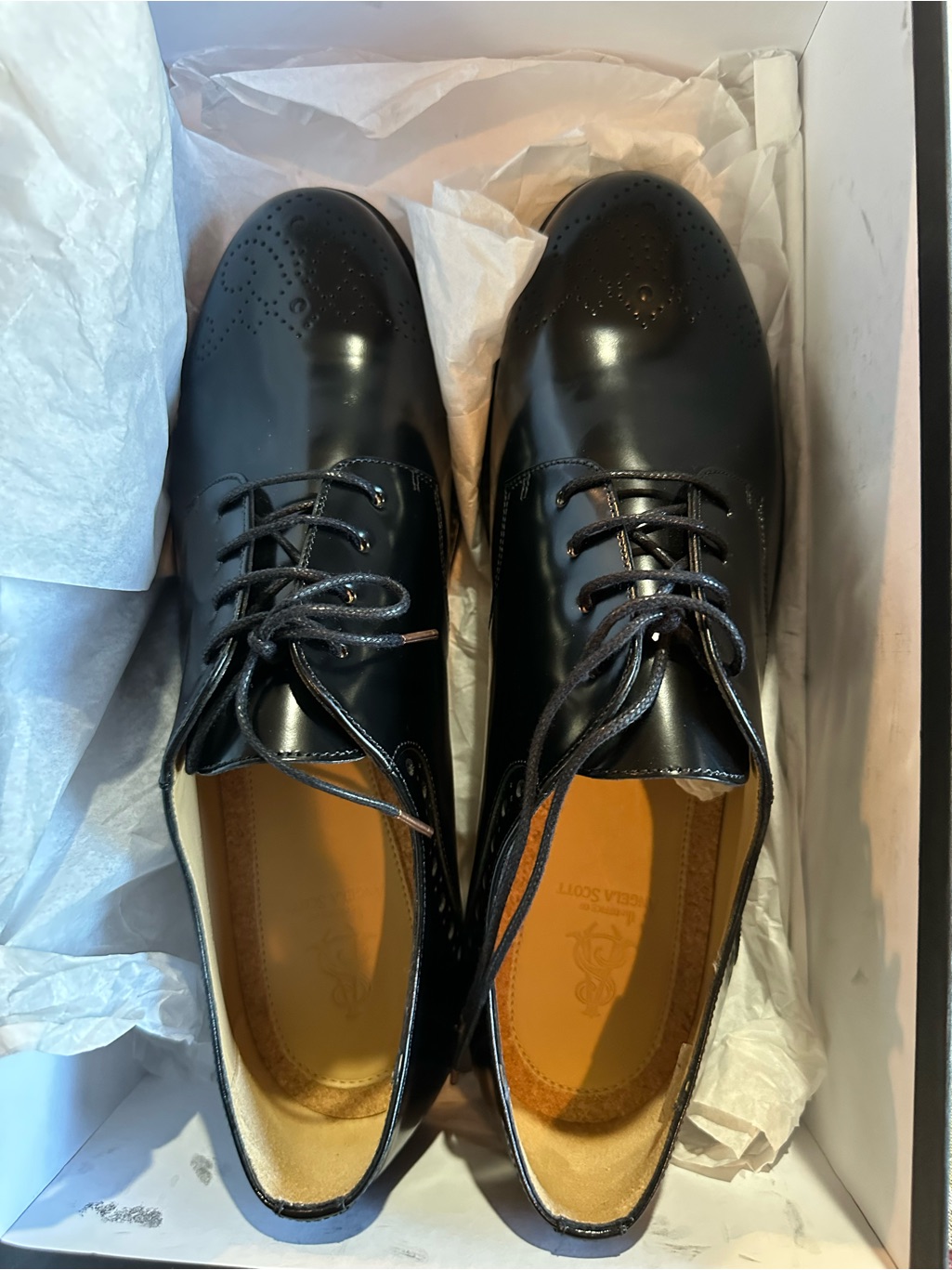 Women's Black Leather Lace-Up Flats With Brogue Detail